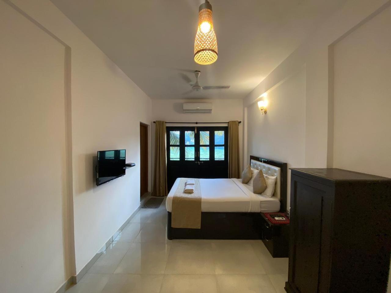 Green Field View Hotel Candolim Luaran gambar
